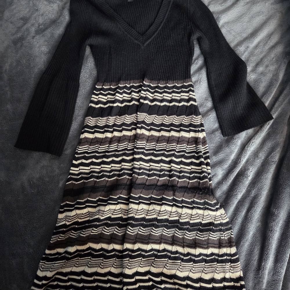 ☀️ 3/$15 - Nine West Knit Dress
